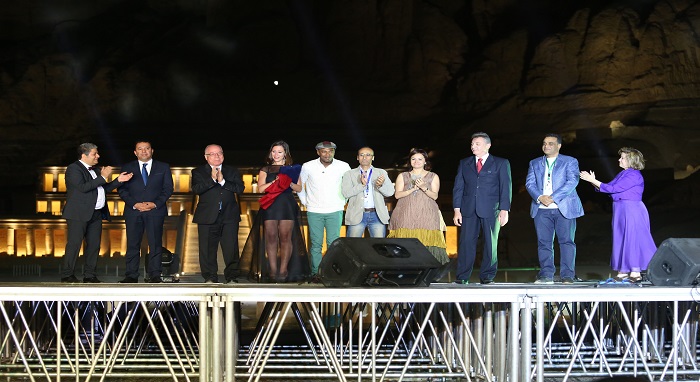 L’inauguration de la cinquième édition du festival de Louxor pour le film africain en présence de trois ministres de la culture